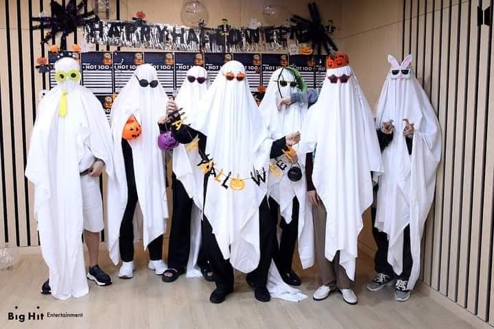 mohotashemat's tweet photo. Happy Halloween 🎃🎃 to all 👻👻👹 https://t.co/J3088nE3CC