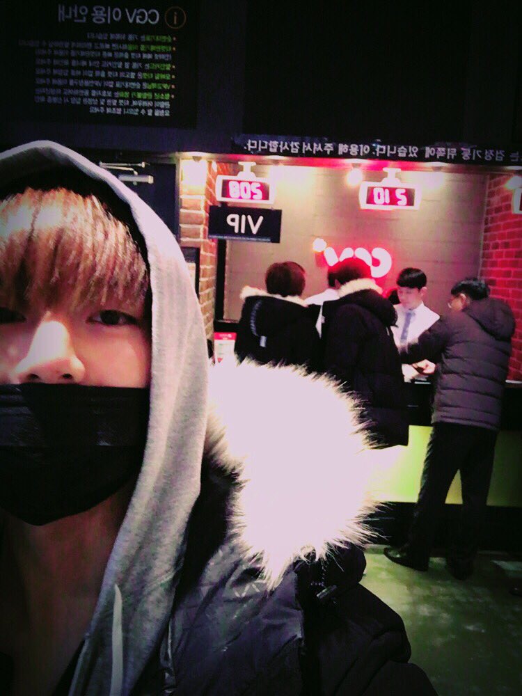 sominhae's tweet photo. Taehyung relationship with his parents - a heartwarming thread https://t.co/pZSP59qRwj