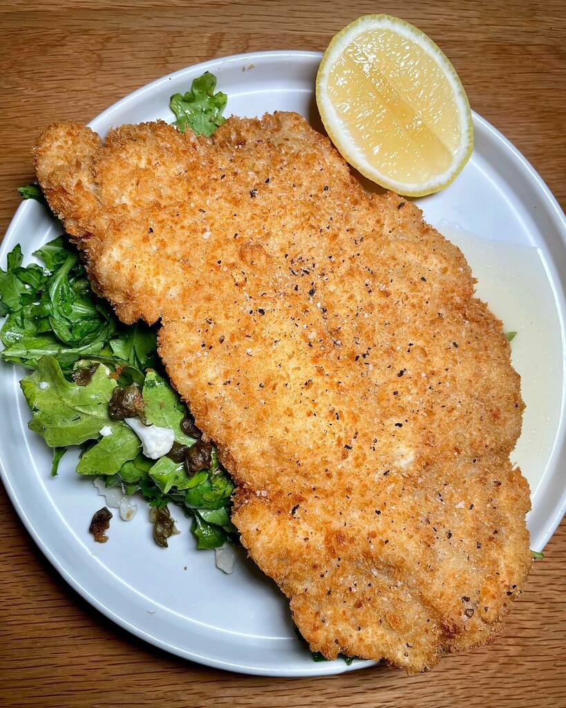 jeaniusNYC's tweet photo. Congrats to acclaimed Chef @dan_kluger of @loringplacenyc for opening @pennybridgelic, a market driven restaurant inspired by American diners in the heart of #LongIslandCity! Simple comfort foods are re-imagined &amp; elevated to seasonal deliciousness like … https://t.co/XYADiV5dkc https://t.co/ZdwKlYH8E2