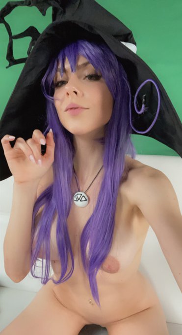 Thanks for joining me for my late night Halloween stream! 😘 Cosplay: Blair from Soul Eater. https://t