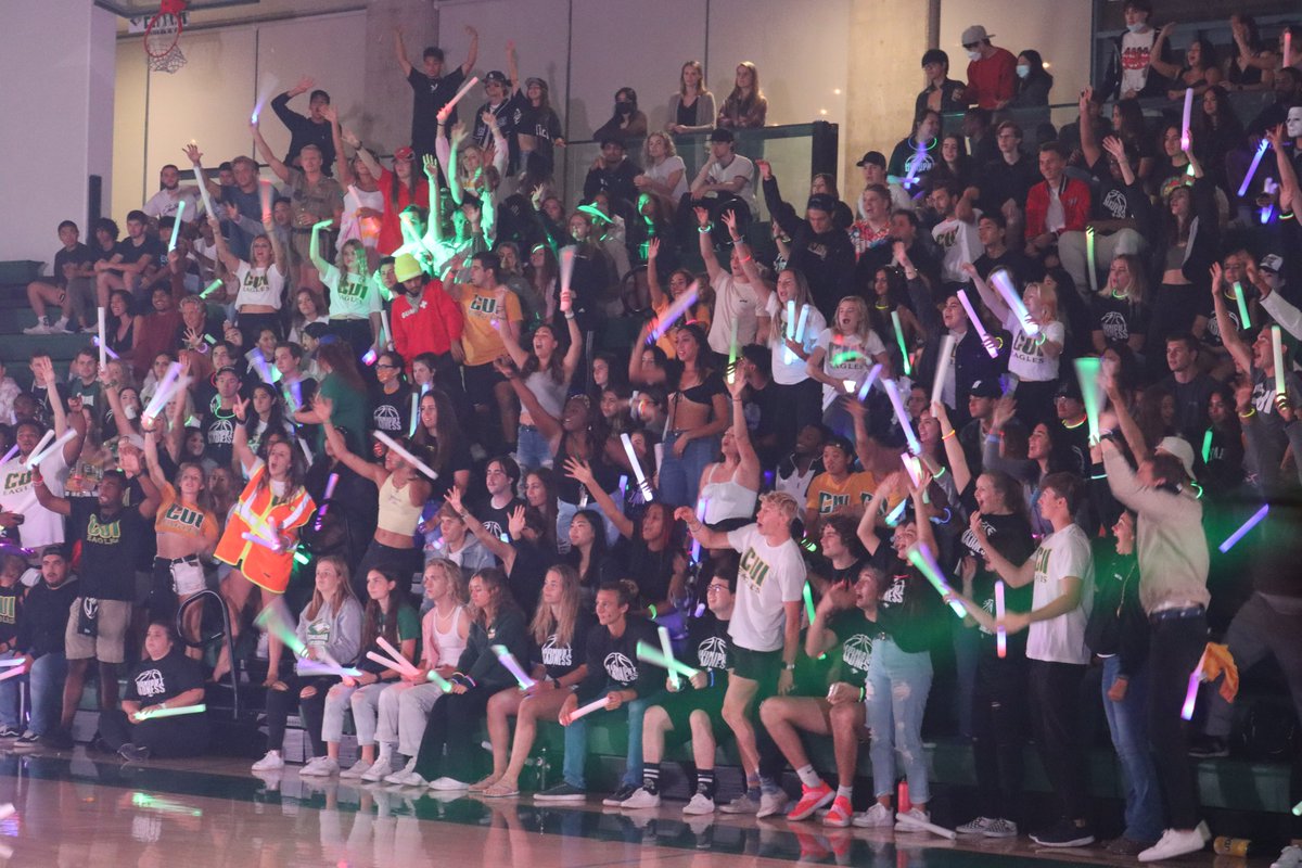 cuigoldeneagles's tweet photo. Midnight Madness was a blast! Great job @CUI_cheer &amp; @cui_danceteam &amp; Good luck to @cuiwbasketball &amp; @cuimbasketball ! Can't wait for season to start!!!💪🟢🏀🟡🦅 https://t.co/phXMzyqHoC