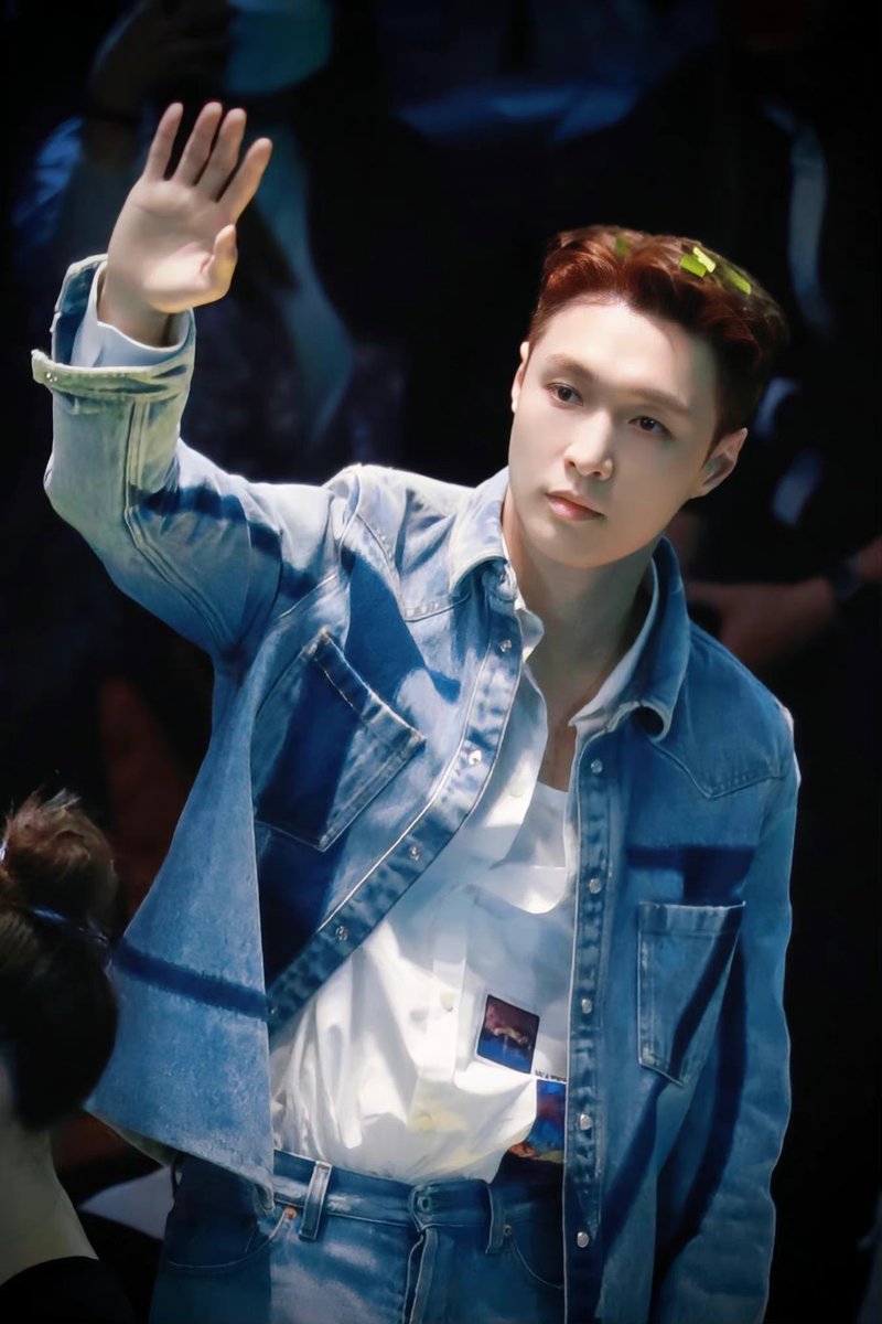 laythailand_'s tweet photo. [PIC]211031 #StreetDanceofChinaS4 

Cr. Lucky——-
#1stStageYixingFA 
#CaptainLAYSDCfinale
#LayZhangThailand #Yixing #อี้ชิง https://t.co/EnKeKKS5p7