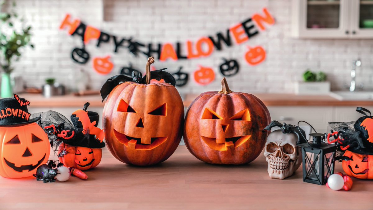 VigolfVn's tweet photo. Ngày lễ Halloween có nguồn gốc từ nền văn hóa phương Tây từ những năm năm 1745, thường được tổ chức tại Mỹ, Anh Quốc, Canada, Ireland, Úc, New Zealand. Nguồn gốc của cái tên này là chữ viết tắt của All Hallows’ Evening với ý nghĩa “buổi tối linh thiêng”. https://t.co/OsSfuJ29Tg