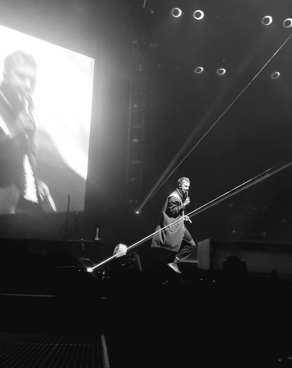 Kaytate96's tweet photo. Fridays show. Thanks for an incredible night❤ @joshuadun @twentyonepilots @tylerrjoseph #hometown #takeovertour #ColumbusOH https://t.co/qurVU8VLvZ