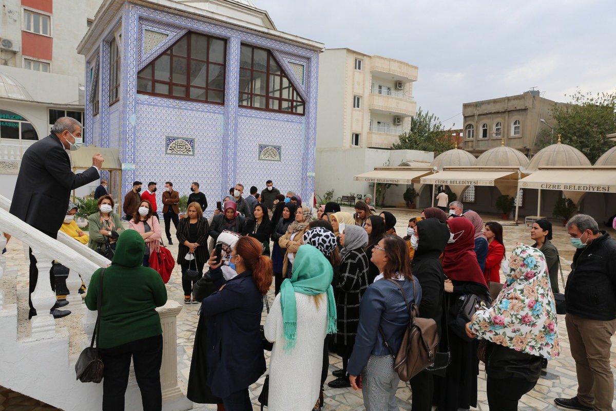 hatice_atan73's tweet photo. 81 ilden kadın STK temsilcimizi ağırladığımız “81 İl Şehr-i Nuh’ta Buluşuyor”projemiz kapsamında,Cizre ilçemizin tarihî mekânlarını gezdik.İlçemizin maziden atiye tarihini anlatan Araştırmacı-Yazar Abdullah Yaşın hocamıza teşekkür ediyorum.
#BizBirlikteTürkiyeyiz https://t.co/Tak4qPycah
