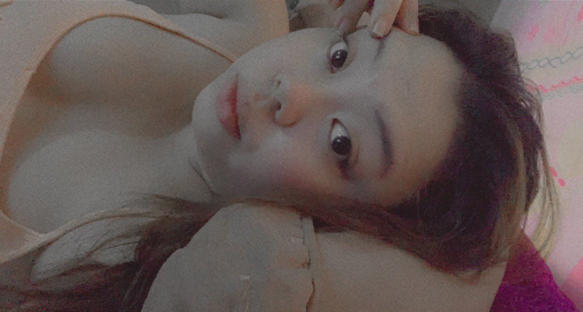 Seeyaanna's tweet photo. Chillin’ 🙃
How y’all doing?
#sunday
#filterislife😂 https://t.co/5ymE0dFj6K