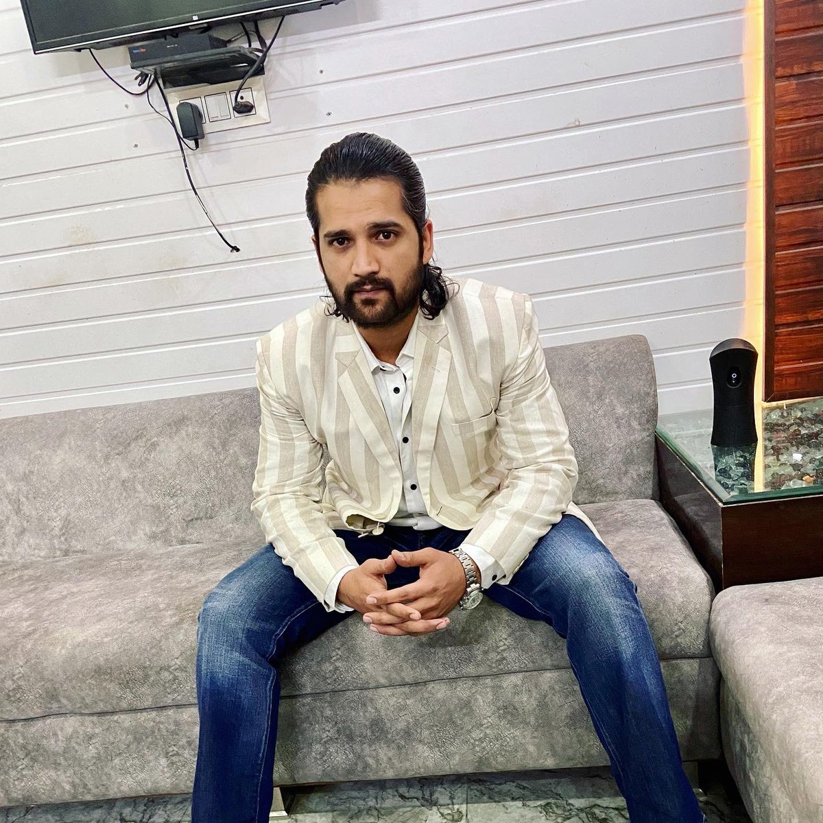 01_pathan's tweet photo. Look At The People With The Eyes Of Your Heart...🤍🥀
@01_pathan 
.
.
.
.
.
.
.
.
.
#Twittermers #igers #instalove #instamood #instagood #followme #follow #comment #shoutout #iphoneography #androidography #filter #filters #hipster #contests #photo #instadaily #igaddict https://t.co/2CnRTjMcWJ