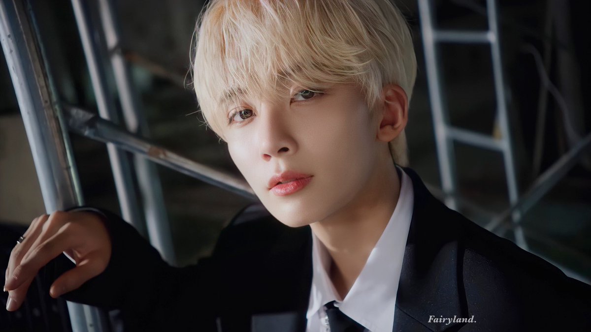 jeonghanszone's tweet photo. jeonghan is unreal🖤 https://t.co/GXyEatXto7