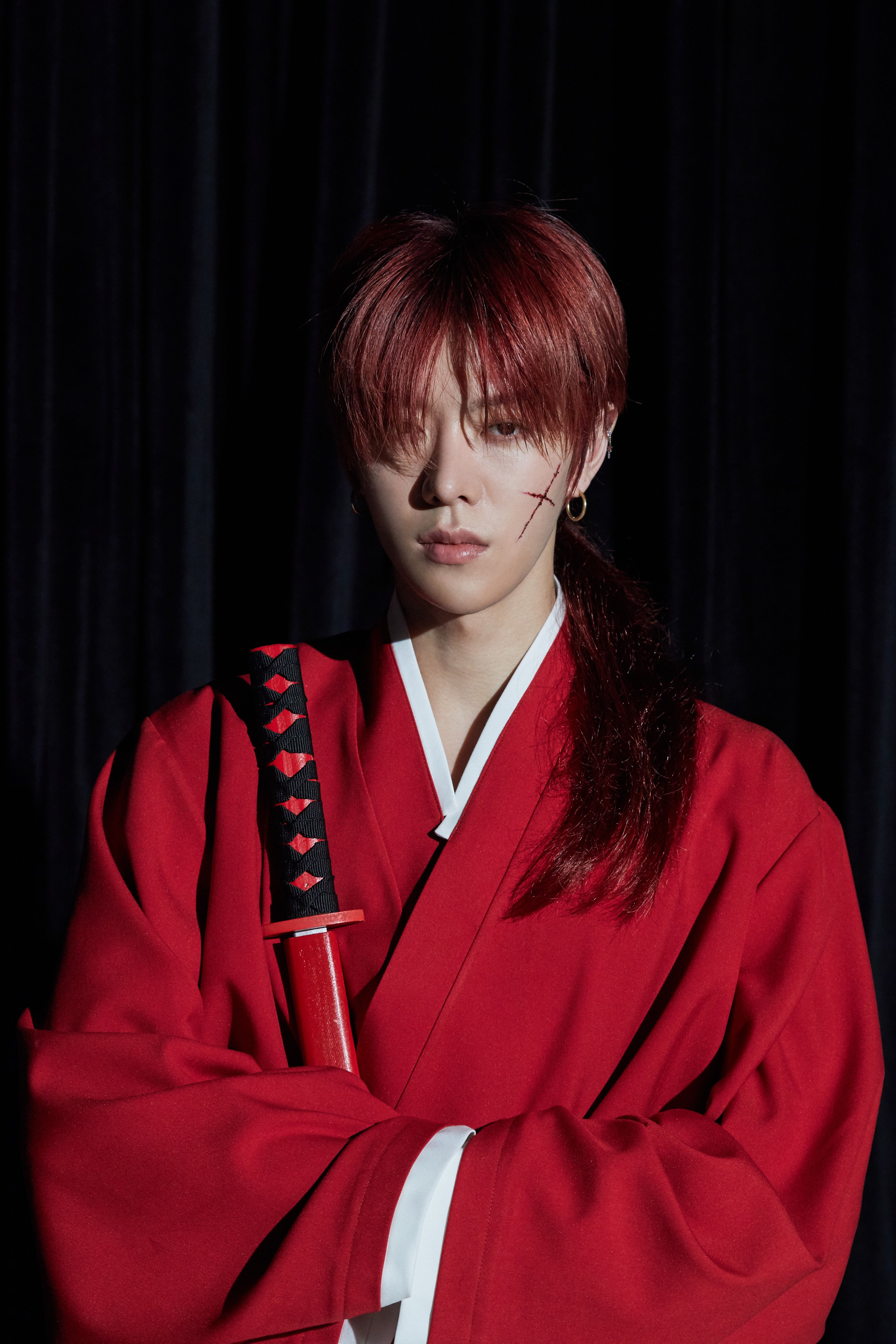 XユーザーのSMTOWNさん: 「BOO!👻 #YUTA has arrived at the SM