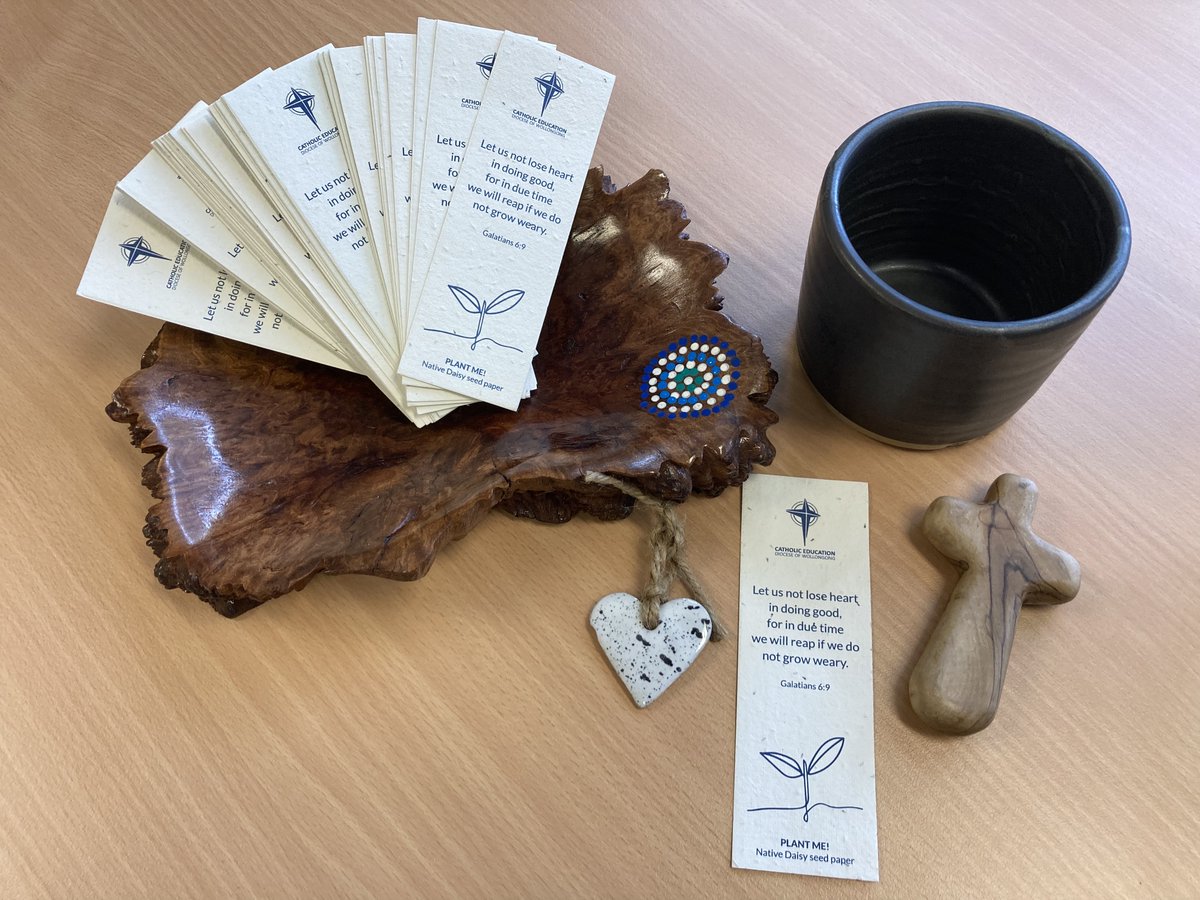 CathEd_DoW's tweet photo. Did you receive one of our Swan River Daisy seeded bookmark for #WorldTeachersDay?🌱

Our thanks to Paper Go Round for helping us create such a special gift for #CEDoW staff

Our thanks also to Berrima Village Pottery for their wonderful handmade pots for our principals. #WTD2021 https://t.co/z0RcoXZ9MI