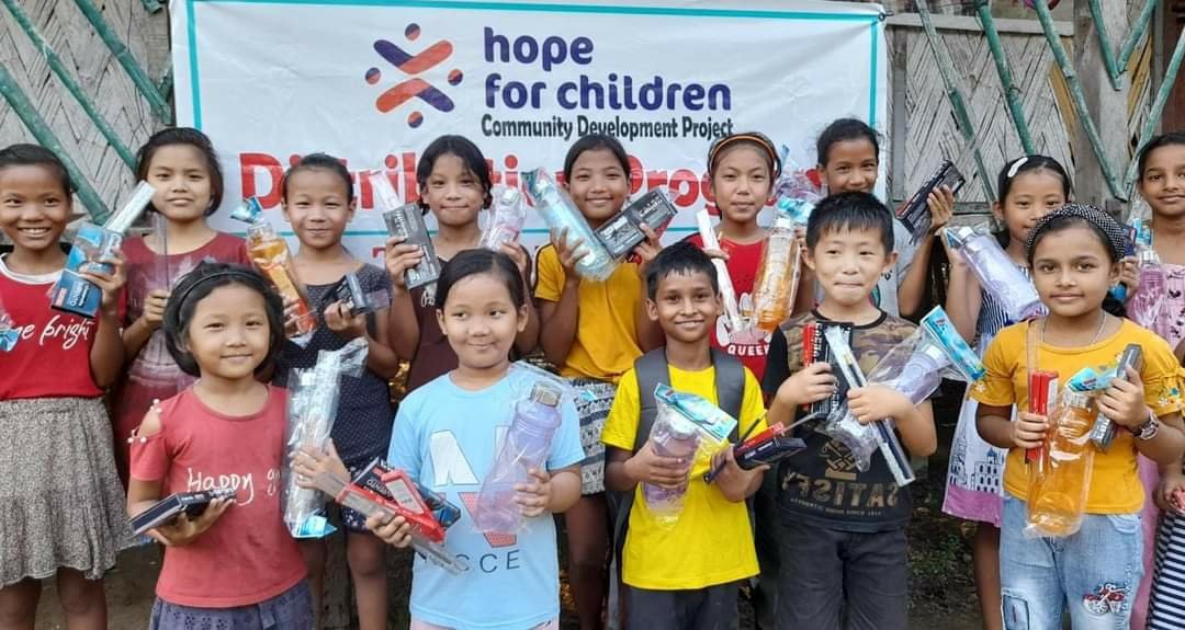 bcbridgeofhope's tweet photo. Over 6,500 children and still counting!

Since 2nd October, #HopeforChildren has been reaching out to #underprivilegedchildren in vulnerable communities across India with school and #hygienesupplies and #rations to #ensurehealth and #learningcontinuity for these children. https://t.co/dBlC0PdY5u