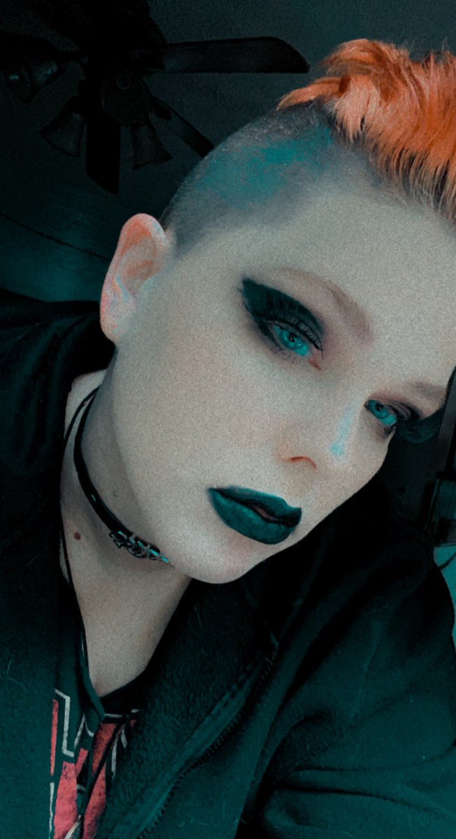 Kelsie_Spooky's tweet photo. 🧿🧿 feeling like a rockstar 🧿🧿 #halloween2021 #bloggers #witches #punk #prettypunk https://t.co/XKBSWKwsI6