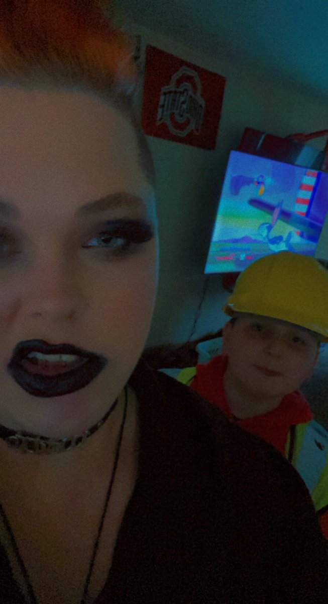 Kelsie_Spooky's tweet photo. 🧿🧿 feeling like a rockstar 🧿🧿 #halloween2021 #bloggers #witches #punk #prettypunk https://t.co/XKBSWKwsI6