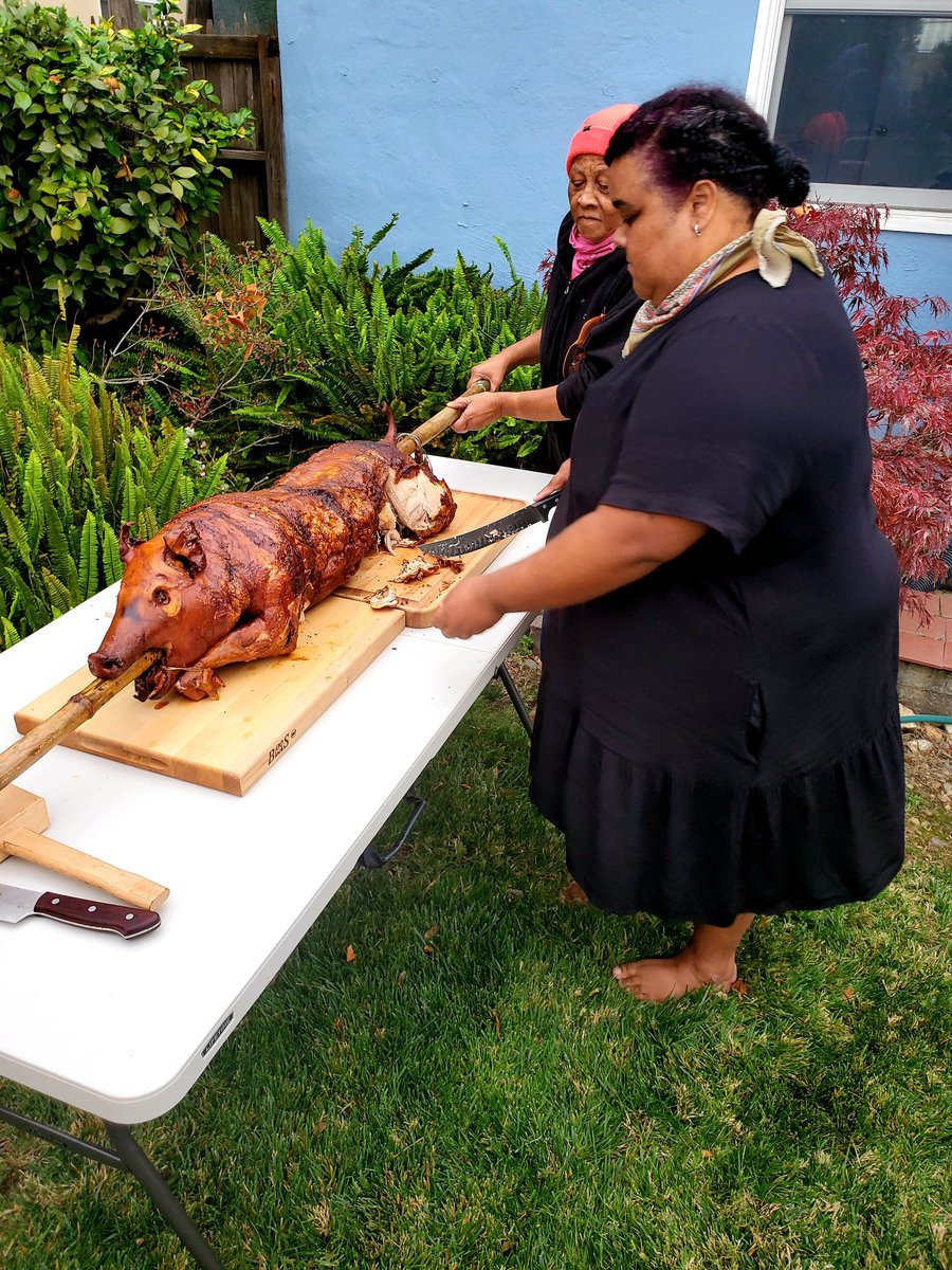 theswalkersmith's tweet photo. @eatgordaeat #threwdown today with a full #lechon roast! Can't wait for her new cookbook to come out! #krispyskin #porkcheeks #diasporican #atetiliwastired https://t.co/GmIKlvUp3w