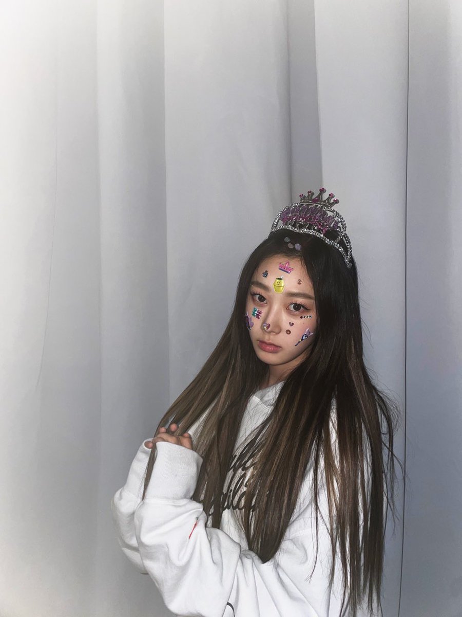 GiezeI's tweet photo. Here I give you some Birthday photo dump. I hope that I could celebrate my next birthday with you guys, MYs. But worry not, I’m feeling blast!💙 https://t.co/2E42neBNqX