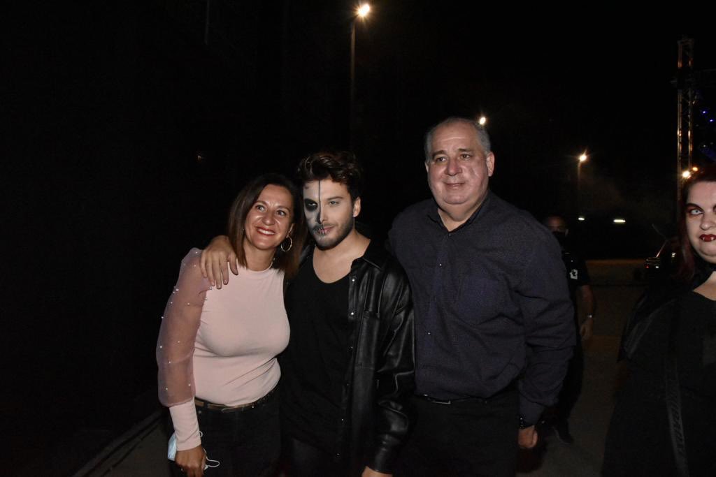 TeldeJuventud's tweet photo. Blas Cantó entona el cambio de hora en Telde ante 2.200 seguidores.
Éxito del concierto organizado por Desarrollo Local y Cultura en el marco del proyecto dinamizador del comercio del municipio. https://t.co/2JGhED7ewC
