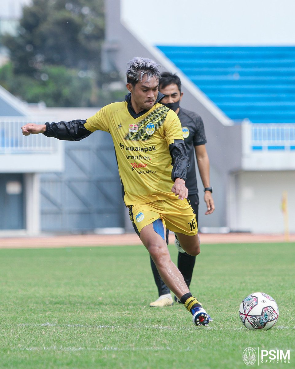 PSIMJOGJA's tweet photo. No day off ⛔💪

#LaskarMataram
#AYDK https://t.co/vYGfIWVwfj