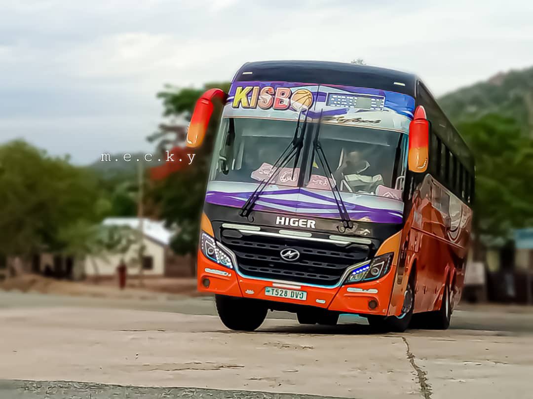 BusesDaily's tweet photo. #PERFECT_TIMING📸📸
Name: KISBO SAFARI
Route: Dar es Salaam ⏩ Kahama
Model: Higer Bus
Reg No: T 528 DVJ
:
#kilasiku #Jobo
@kisbo_kibo_safari https://t.co/OXMSAHKqbU