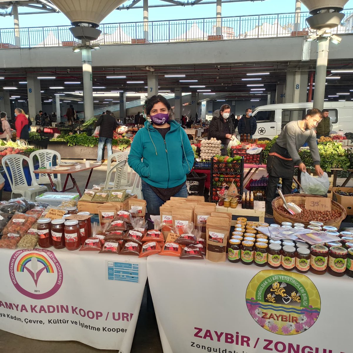 yerdenizkoop's tweet image. Güneşli pazarlar ☀️☀️
Yöresel ürünler, taze sebze ve meyveler, antika ürünleri bu Pazar&apos;da 😉
Haydi alışveriş çantalarınızı, bez torbalarınızı hazırlayın bu pazar kaçmaz 👌
#yerdenizkoop #kooperatif #dayanışma #üreticipazarı #gıdahakkı #gıdaegemenliği #yaşamıbirlikteörgütlüyoruz