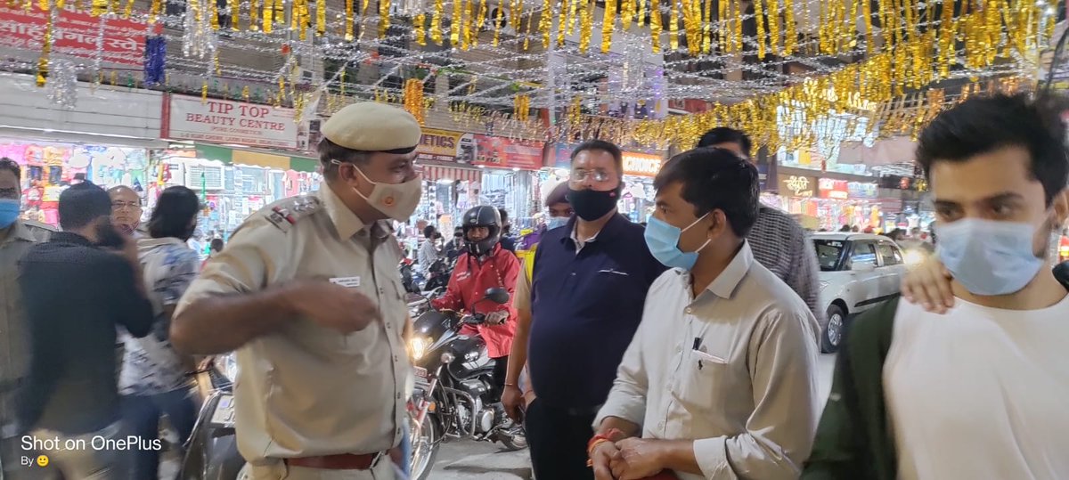sdmpreetvihar's tweet photo. On the direction of DM (East) , SDM Preet Vihar has visited  the Laxmi Nagar. Main Bazar and its adjacent Bazar on 30.10.21  to see  the preparedness and Law &amp; Order in the market for festive season.. https://t.co/jTpJX9jk8J