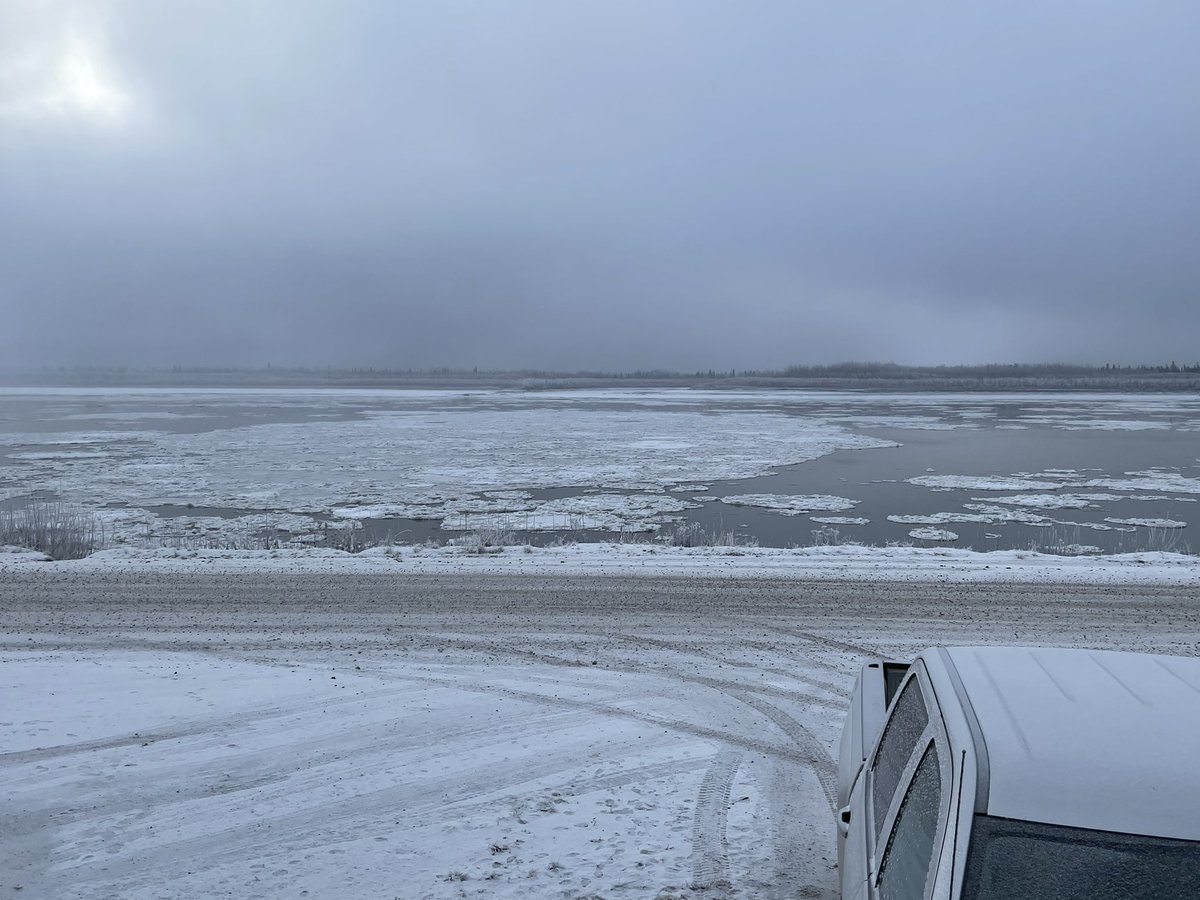 BKokrine's tweet photo. 10.29.21 bigger sheets of ice! Loving the Yukon River transformation! https://t.co/GGvMgQEHIQ