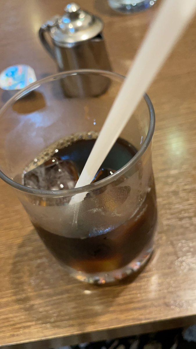 ama_chuoh's tweet photo. 大阪イベント最終日ということで、尼崎に来場された方が思いの外多いようですね！

聖地巡礼のかたわら、是非 #尼崎中央一番街商店街 にもお越しくださいませ。

一番街の #パパー喫茶店 で一息ついている中の人です。

(飲みかけでごめんなさい) https://t.co/FFS78fxTub