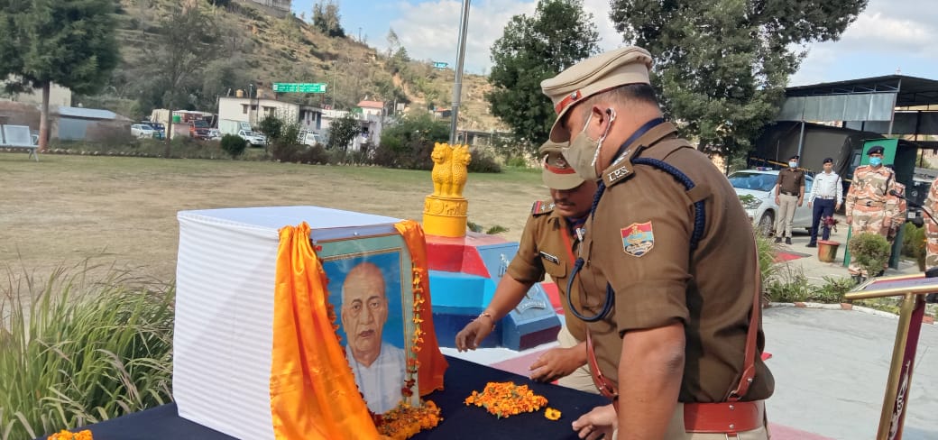 DevendraPincha's tweet image. आधुनिक भारत के निर्माता लौह पुरुष सरदार वल्लभ भाई पटेल को उनकी जयंती पर कोटि कोटि नमन 🙏🙏
#SardarVallabhbhaiPatel