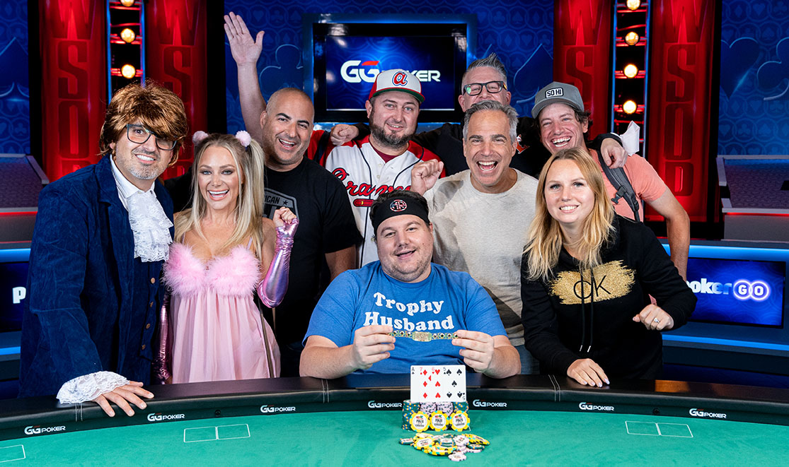 WSOP's tweet image. Event #53: $25,000 PLO High Roller drew 212 entries and $5 million in prizepool money.

Ultimately, @shaundeeb took first place, scooping $1,251,860 and his 5th WSOP gold bracelet.

📸 @timeweavers 
wsop.com/tournaments/up…
