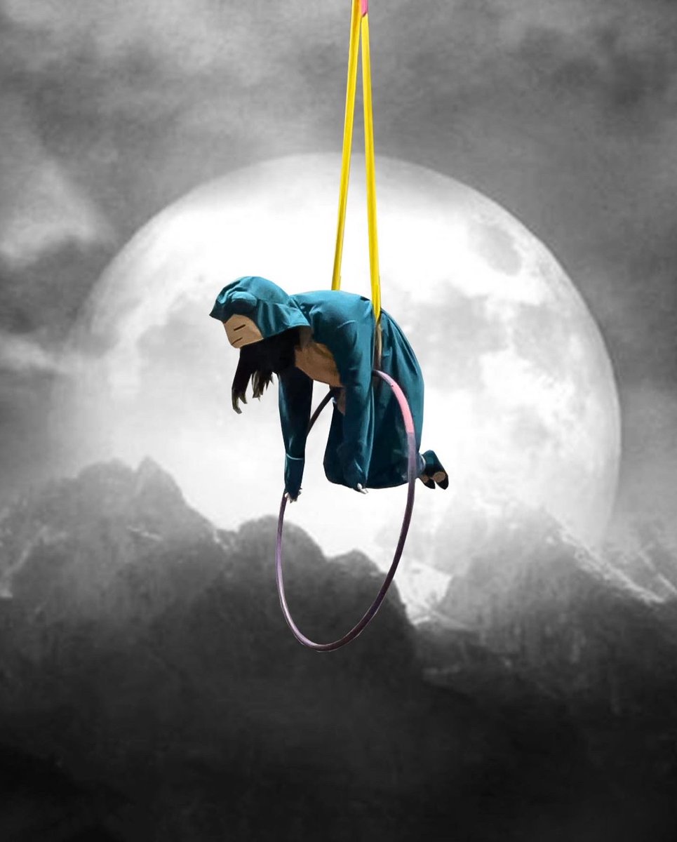 CapyCupcake's tweet photo. Just hanging out on Halloween. https://t.co/TN8sVyGp4S