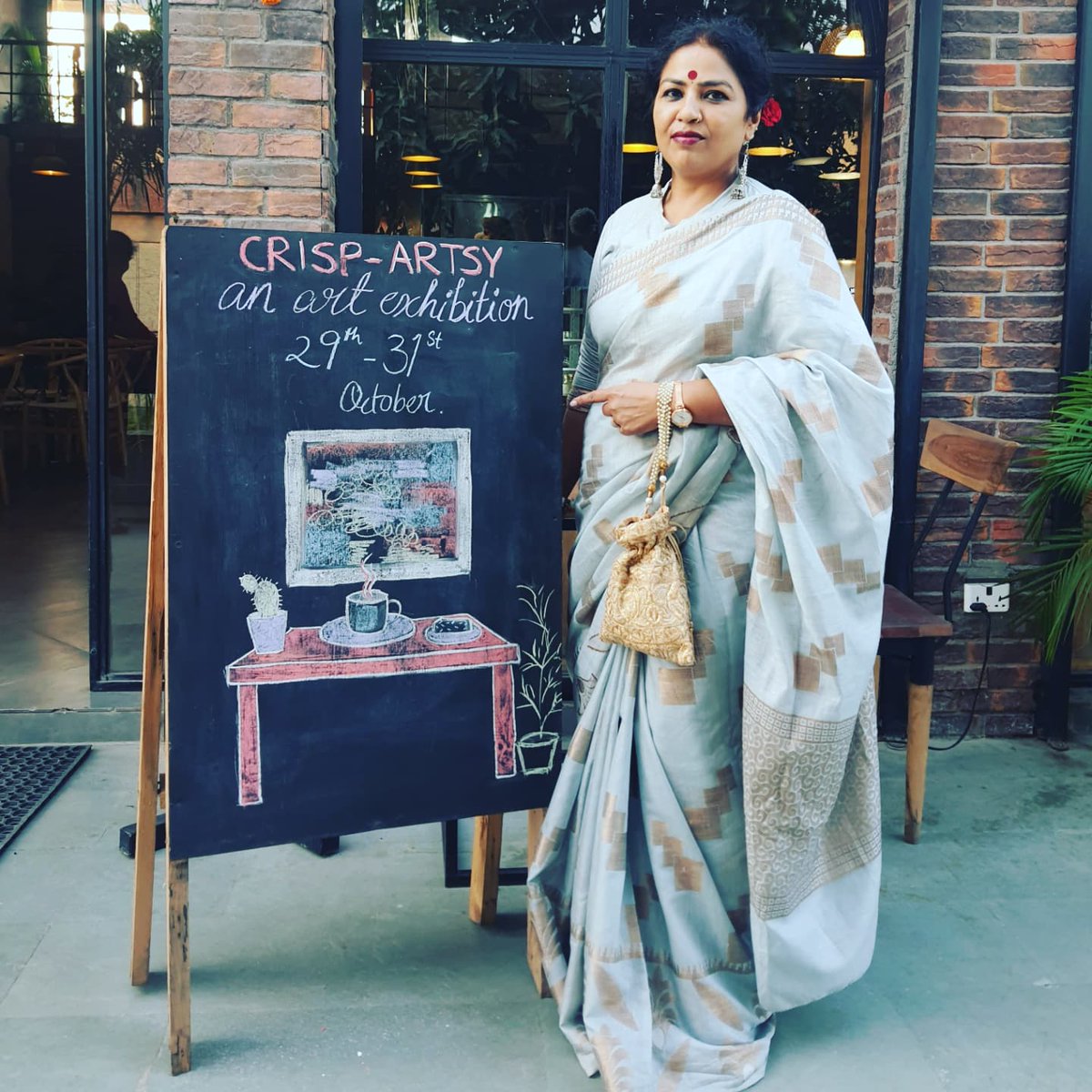 jyotiartists's tweet photo. Last day of my ongoing art exhibhition #Crisp_Artsy at #Thefreshfactory #lucknow https://t.co/A6uMN8IO0B