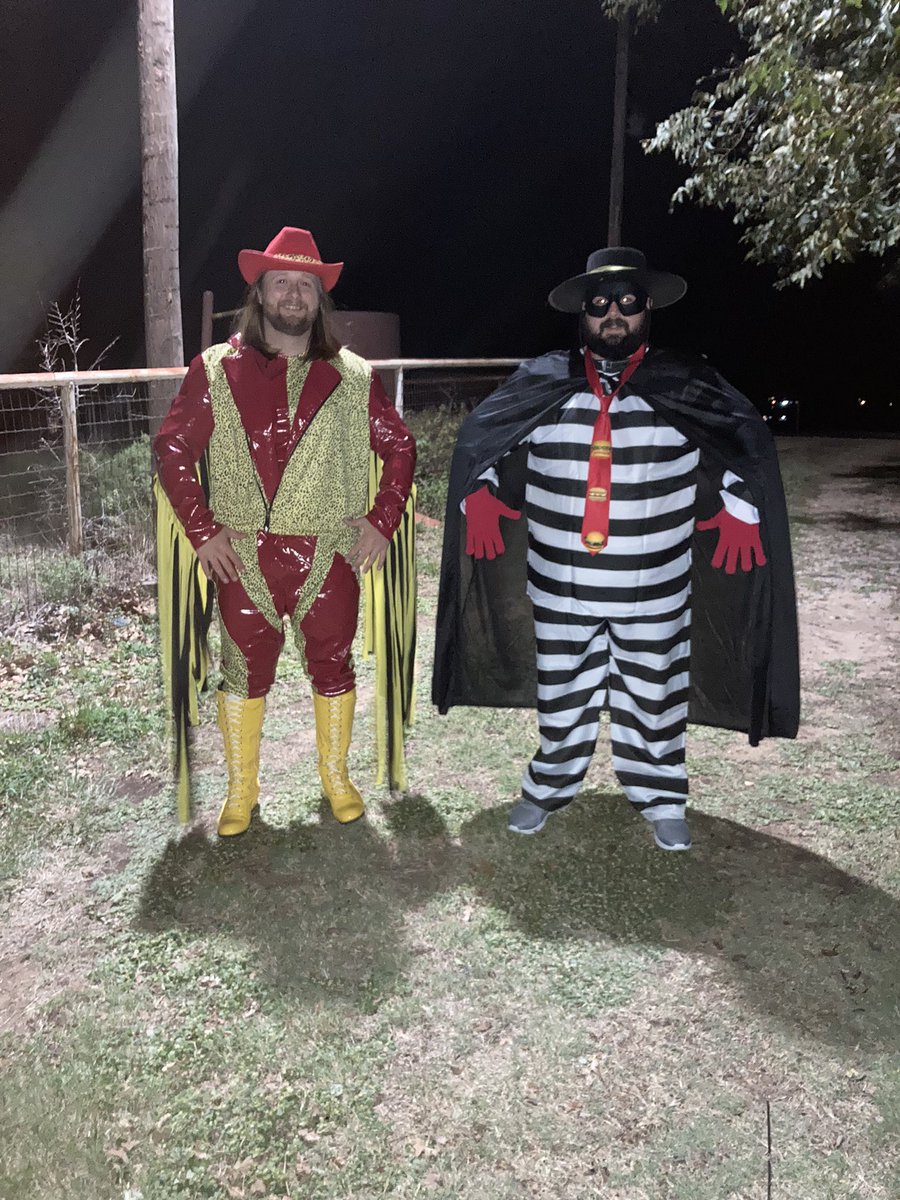 TheMasonHorne's tweet photo. I love Halloween https://t.co/NRA1aIrViF