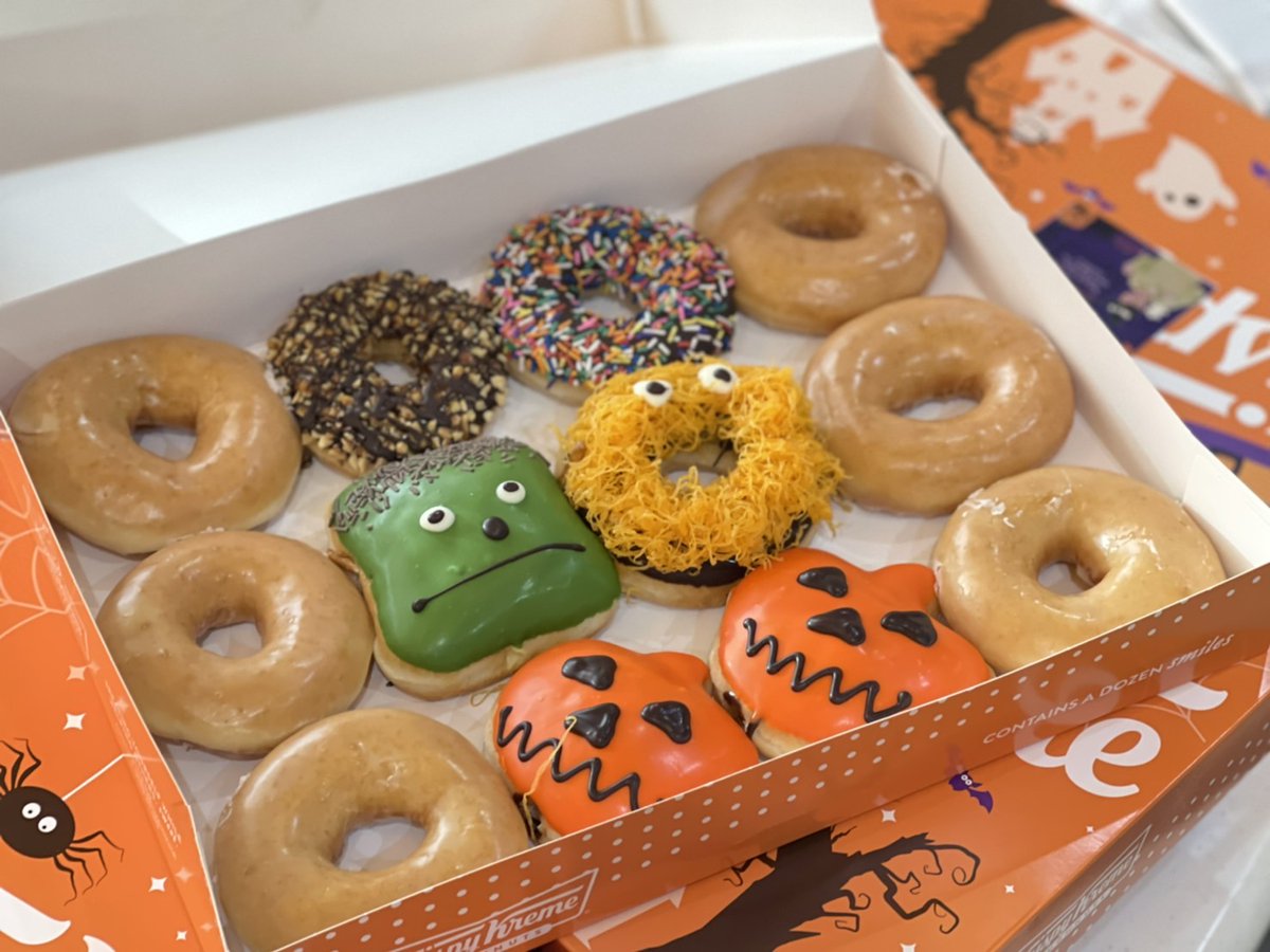 sunbear0701's tweet photo. 🎃🍩 Krispy Kreme Halloween Doughnut 🎃🍩
🍩 30 Original Glazed
🍩 20 Halloween Doughnuts
🍩 10 Any Assorted
Special thanks to @SupanutSupport for always helping me💗💗💗💗
Its all because of you this project can happen🙏
#supanut
#SPNFoodSupport
#ผมกับผีในห้อง https://t.co/xm5bISsh1w