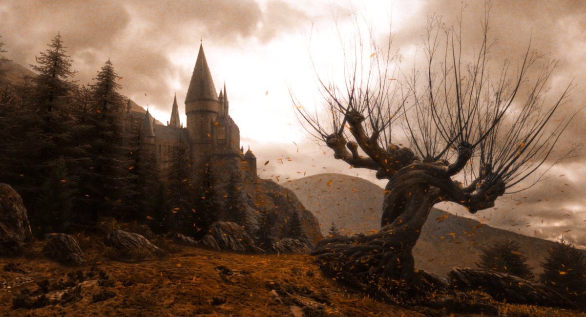 merthurlover's tweet photo. Halloween a Hogwarts https://t.co/d88VhgkIaA