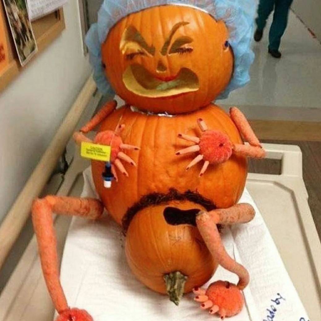 glucogeno's tweet photo. Happy Halloween! seguro que ganaría cualquier concurso de calabazas!! 
.
.
#halloween #pumpkin #concurso #design #creatividad https://t.co/rpJTLSw9h8