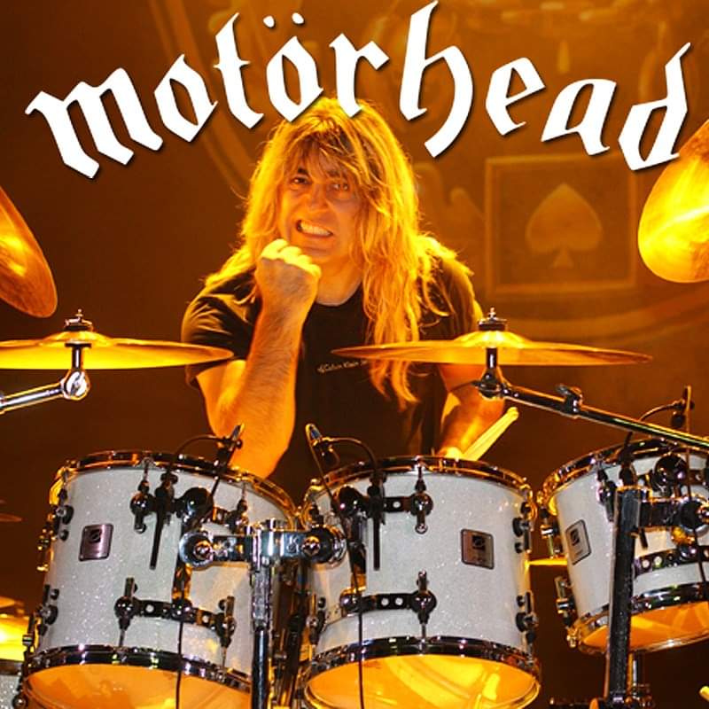 Happy birthday MIKKEY DEE!
(October 31, 1963) 