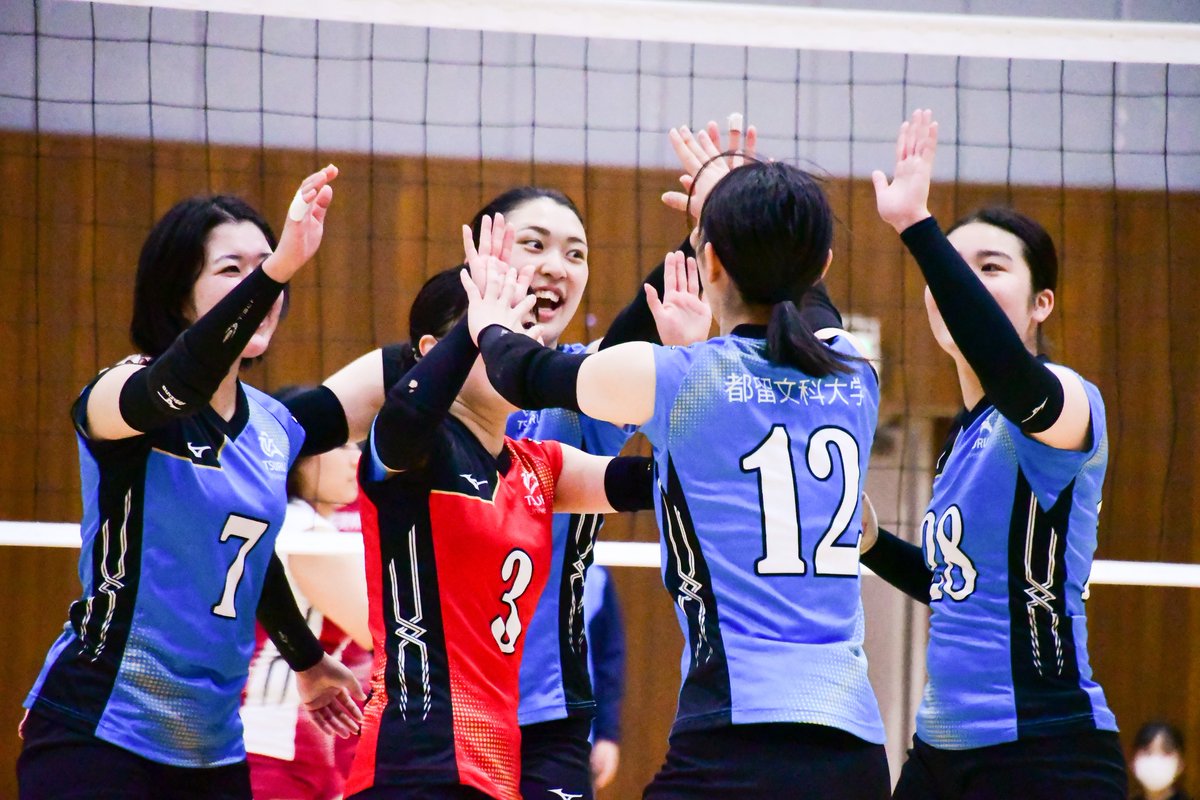 V_kantogakuren's tweet photo. 【女子2部リーグ戦】Bコート第1試合
桜美林 3(25-22.25-16.25-21)0 都留文科 https://t.co/CVnw6y99XW