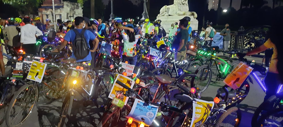 SwitchONIndia's tweet photo. The Cycle with Lights 2021 was a huge success with over a thousand cyclists saying #NoToFireCrackers and urging authorities to #BringBackCycles.
SwitchON Foundation Team brought together cyclists from over 20 cities in West Bengal ,Jharkhand and Odisha.
@damyantig https://t.co/bnTtn1e1j9