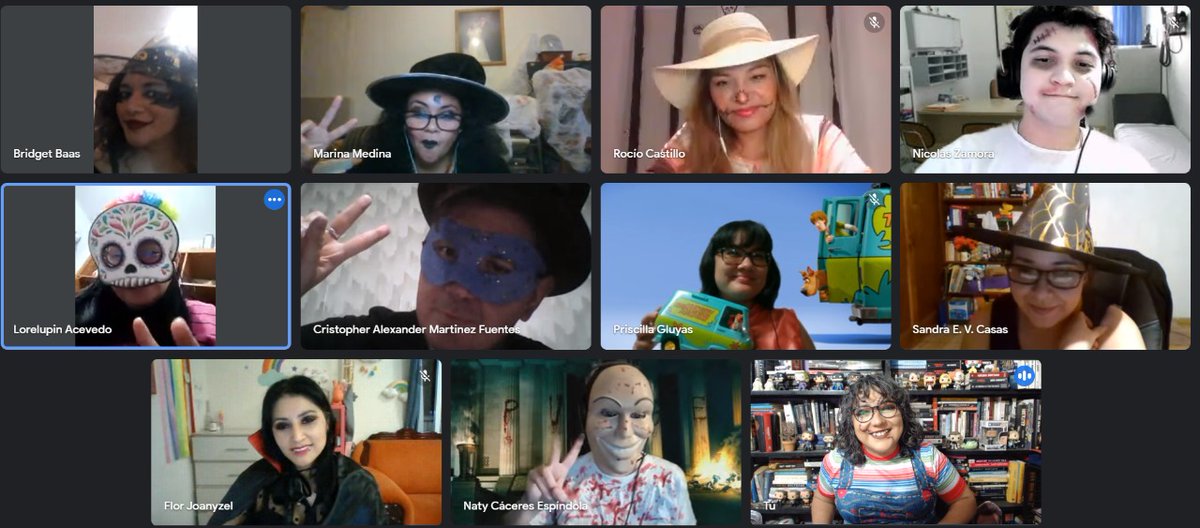 LectoBloggers's tweet photo. Eternamente enamorada del #LectoClub y nuestras fiestas ¡Gracias por siempre estar! #HalloweenUlero 🖤 https://t.co/F7eqhfQiiA