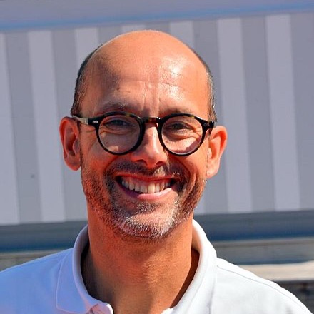 RadioJFrance's tweet photo. ⏰de 15h à 16h30, @m_barthelemy, acteur, réalisateur et scénariste, sera l'invité exceptionnel de @CyrielleSarahCo sur Radio-J 94.8 à Paris - https://t.co/21jJFoUM33 - et 📺Facebook Live📺 https://t.co/mmJTXMnkpc #RobinsdesBois #CasablancaDriver #Papa #LowCost #LesEx https://t.co/7CWr45IvDF