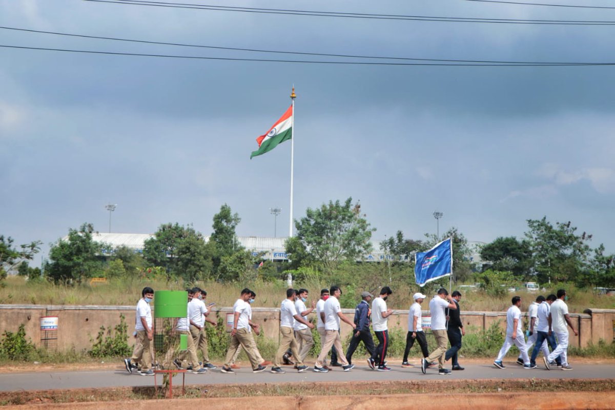 aaihbxairport's tweet photo. #AAI ,s Hubballi Airport is celebrating #AzadiKaAmritMahotsav.As a part of celebration Unity Run organized at Hubballi Airport to celebrate the Birth Anniversary of Sardar Vaĺlabhbhai Patel- National unity day.
@AAI_Official @AAIRHQSR @DC_Dharwad @compolhdc @JoshiPralhad https://t.co/bmx3pDikh4
