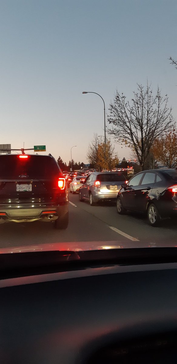 Trishalon's tweet photo. @NEWS1130Traffic this is 200th before overpass barely crawling https://t.co/6xWaLaFH3M