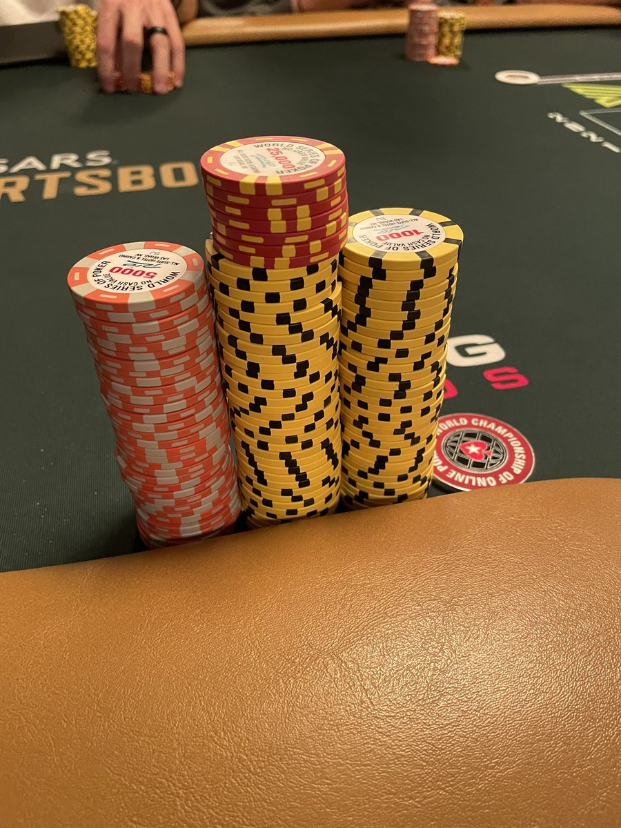 pete_robo's tweet photo. On the bubble for my 1st #WSOP cash and 16mins to go till we bag up for Day 2 #LFG #collossus @WSOP @GGPoker https://t.co/sYPjFX5cUX