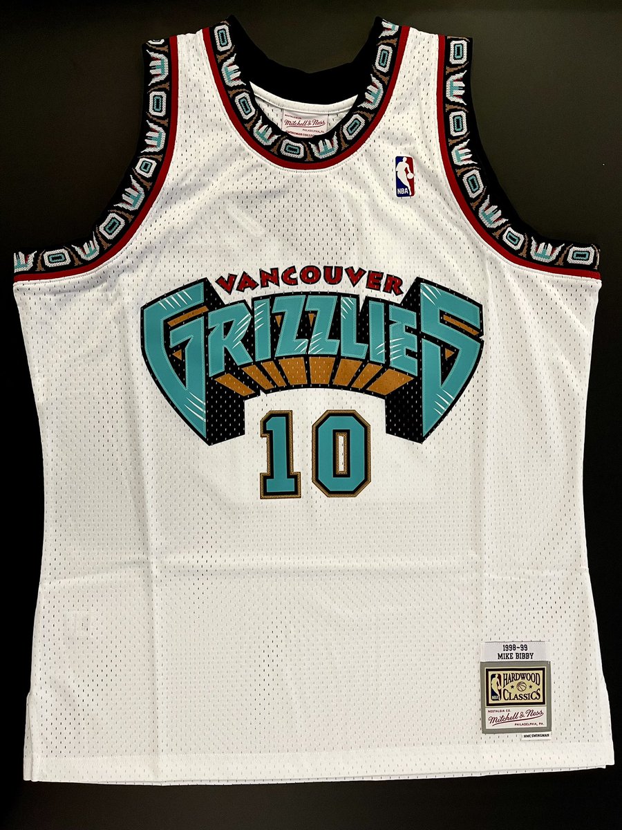 DelbonoRoberto's tweet photo. #NBA75 #nbacollection #Jerseys @mitchell_ness @NBA #passion https://t.co/vyW5hMtqXi