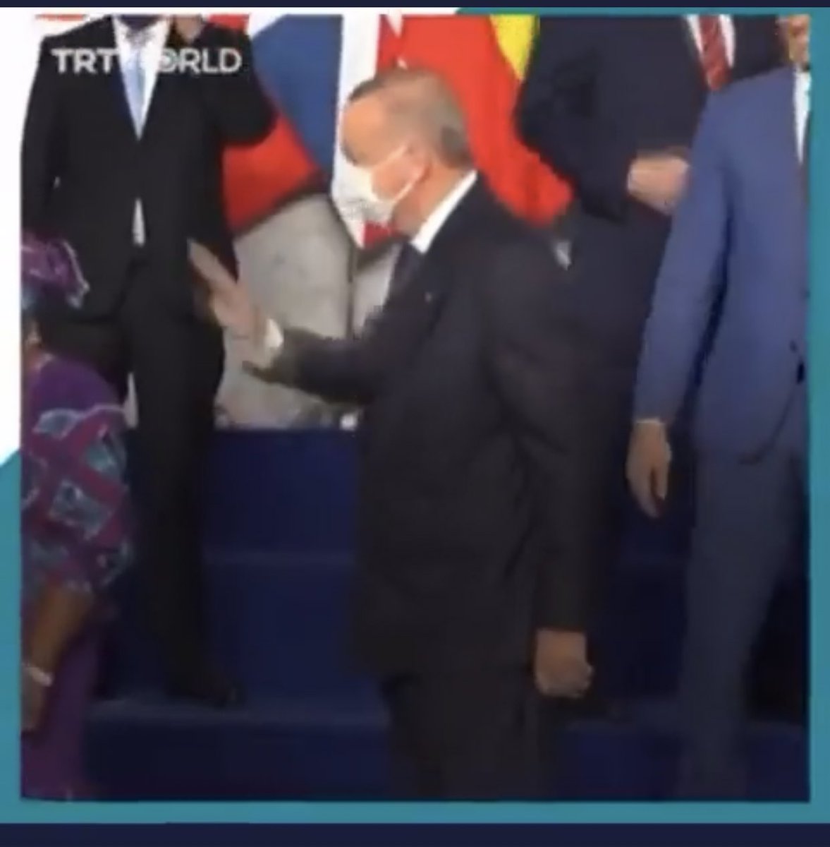 avaliozkaya's tweet photo. Bu duruş iyi… Reis’e, Dünya Liderine asker selamı… ve selama karşı teşekkür…
#DünyaLideri https://t.co/xaUkcS4lOt
