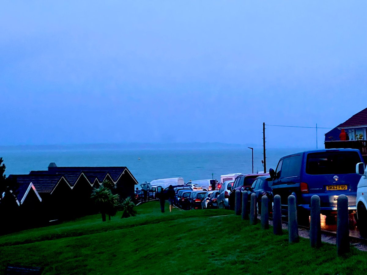 islandpc's tweet photo. Amazing scenes. #FreeWight #Fawley https://t.co/2XVVF1Nzsn