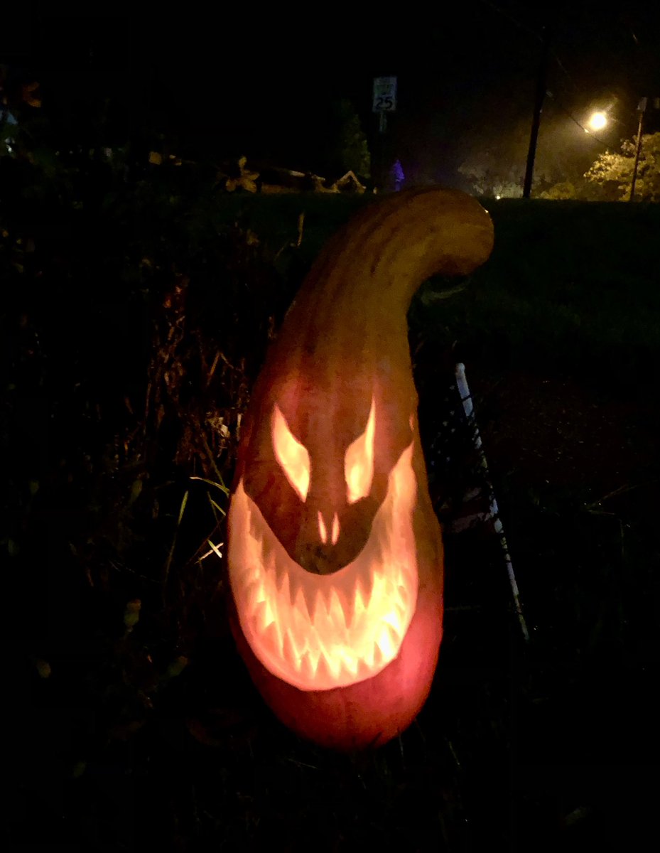 ColbyDahlstrom's tweet photo. Merry Samhain #samhain #halloween #jackolantern #twisted #pumpkincarving #bizarre #demon #cldahlstromartist #iAMworking #sculptureart #allhallowseve #ny #pdx #ca https://t.co/006PMW4JWl