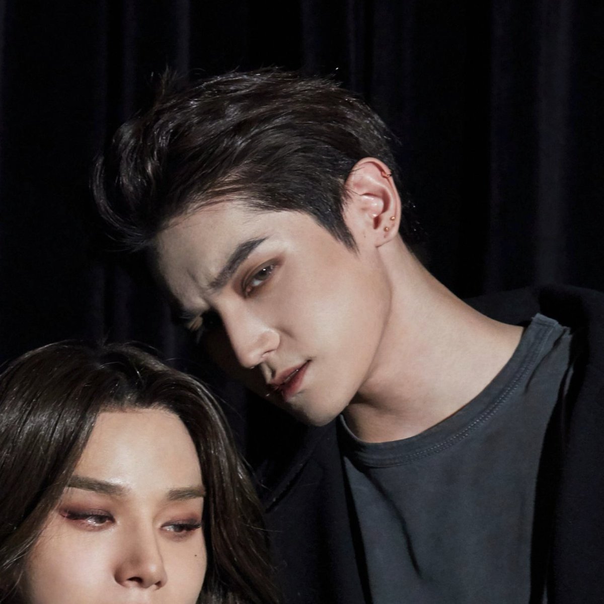 gonnabeyoursbae's tweet photo. กติกาบอกให้แต่งผี แต่ผู้ชายคนนี้แต่งผัว งงดิ https://t.co/MR5d5EFpkk