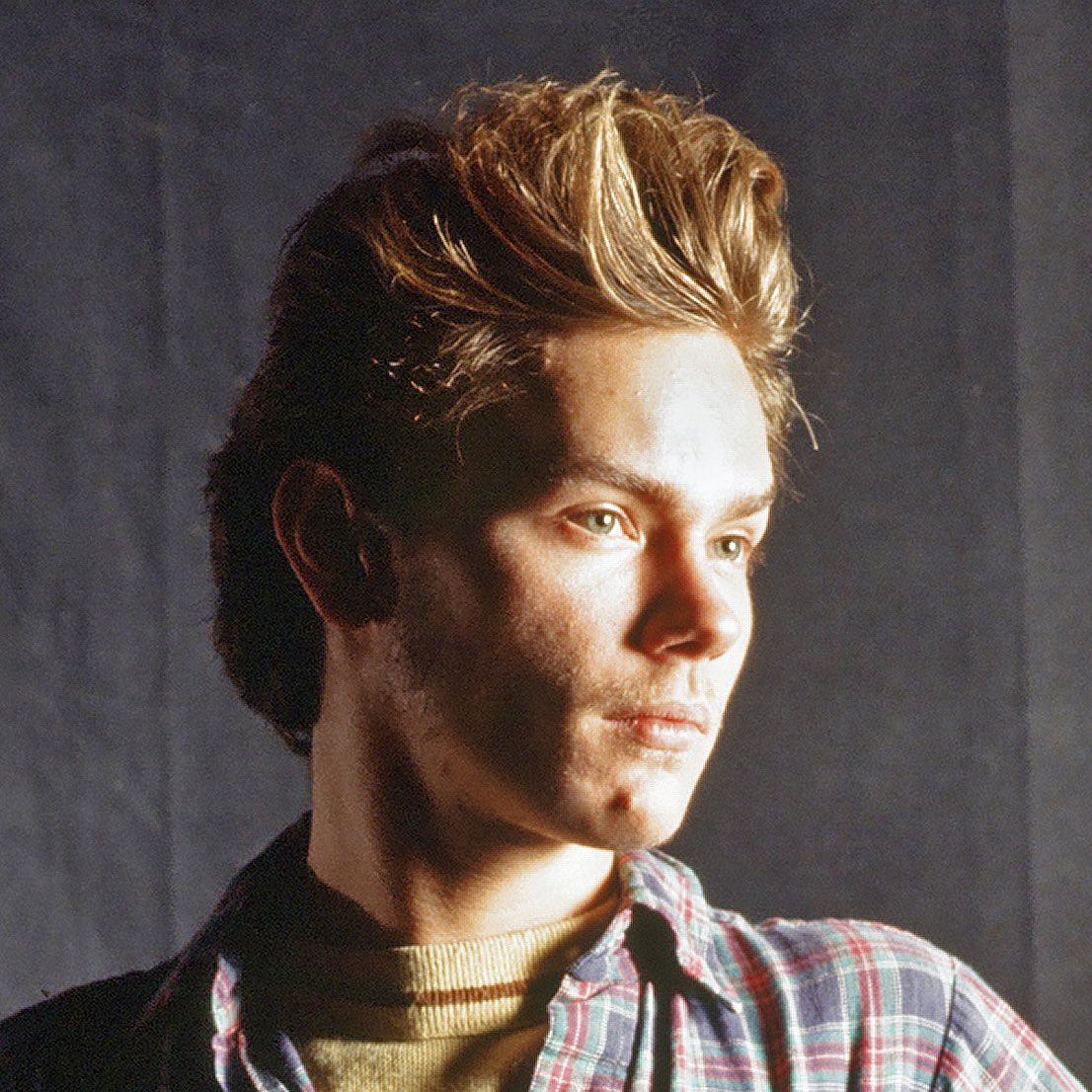 RainJPhoenix's tweet photo. River ✨✨✨ Brother. Inspiration. Best Friend. 
I can’t believe it’s been 28 years…
The light in your eyes light the stars. 

#riverphoenix #brother #friend #light #inspiration #artist #activist #actor #28years photo @AbigayleTarsch1 https://t.co/zUji0UIH9m