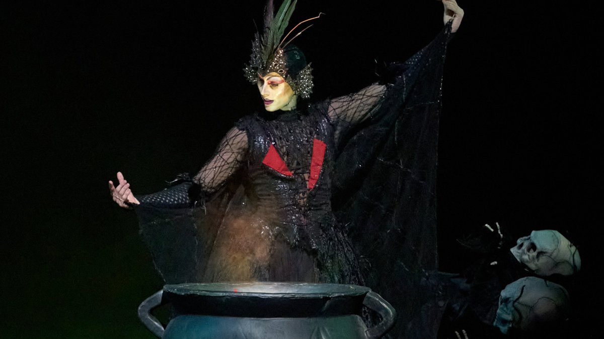 #HappyHalloween🎃

Dancer: Henry Seldon │ Photography: Conrad Dy-Liacco

#HongKongBallet #HKBallet #HKB #NeverStandingStill #Ballet