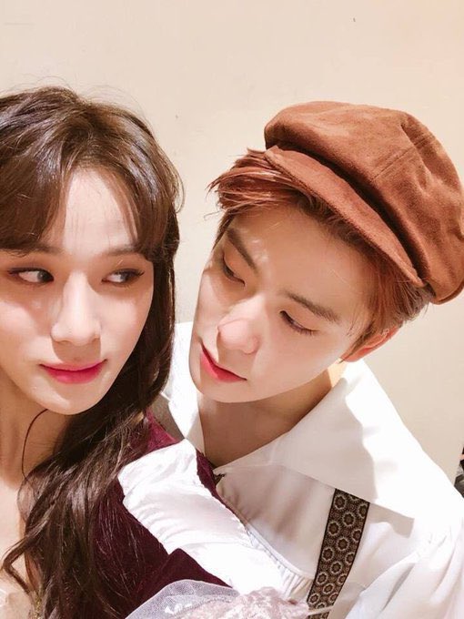 bbddmmjj's tweet photo. ..우리졍우 본인피셜 제일잘생긴멤버들이랑 할로윈마다 즐거워보이네 https://t.co/OK9Z2BZLL5
